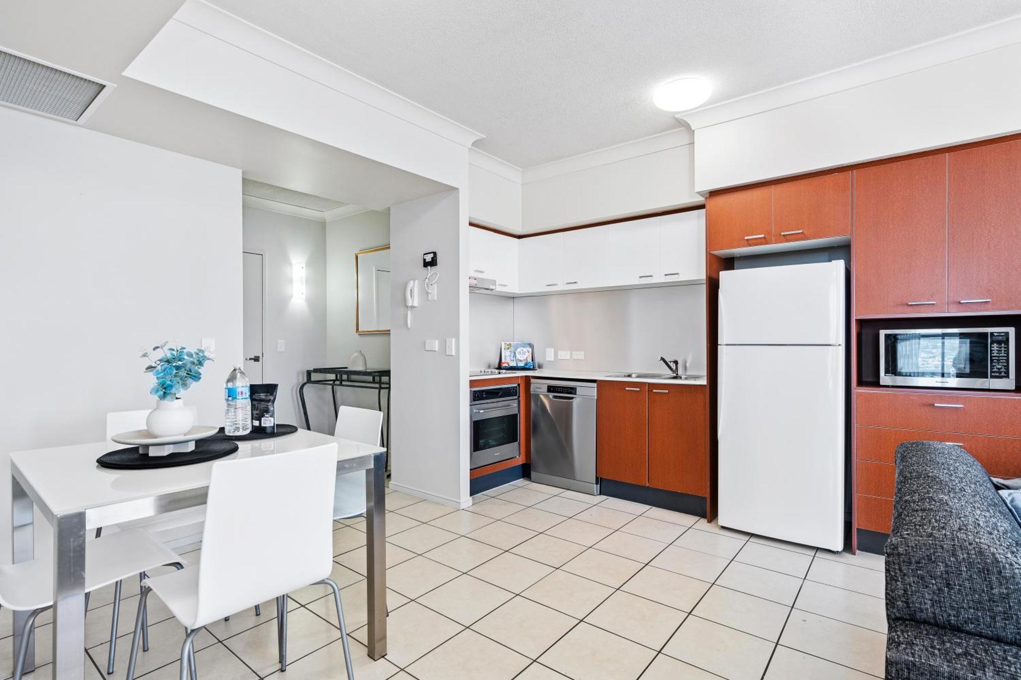 Chevron Renaissance - Self Contained & Privately Managed Apartments Гоулд Коуст Екстериор снимка