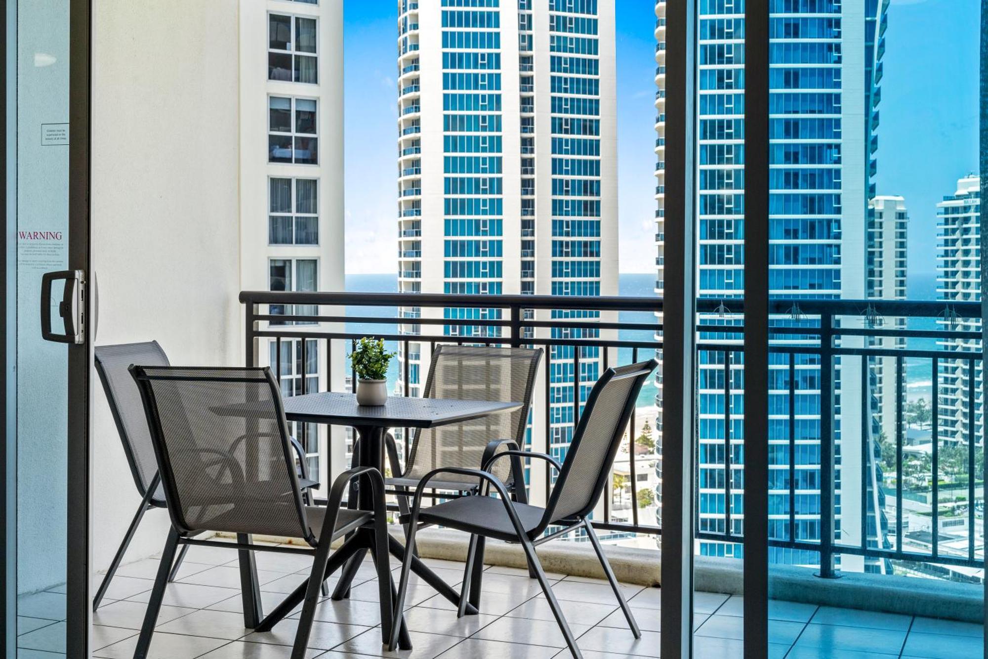Chevron Renaissance - Self Contained & Privately Managed Apartments Гоулд Коуст Екстериор снимка